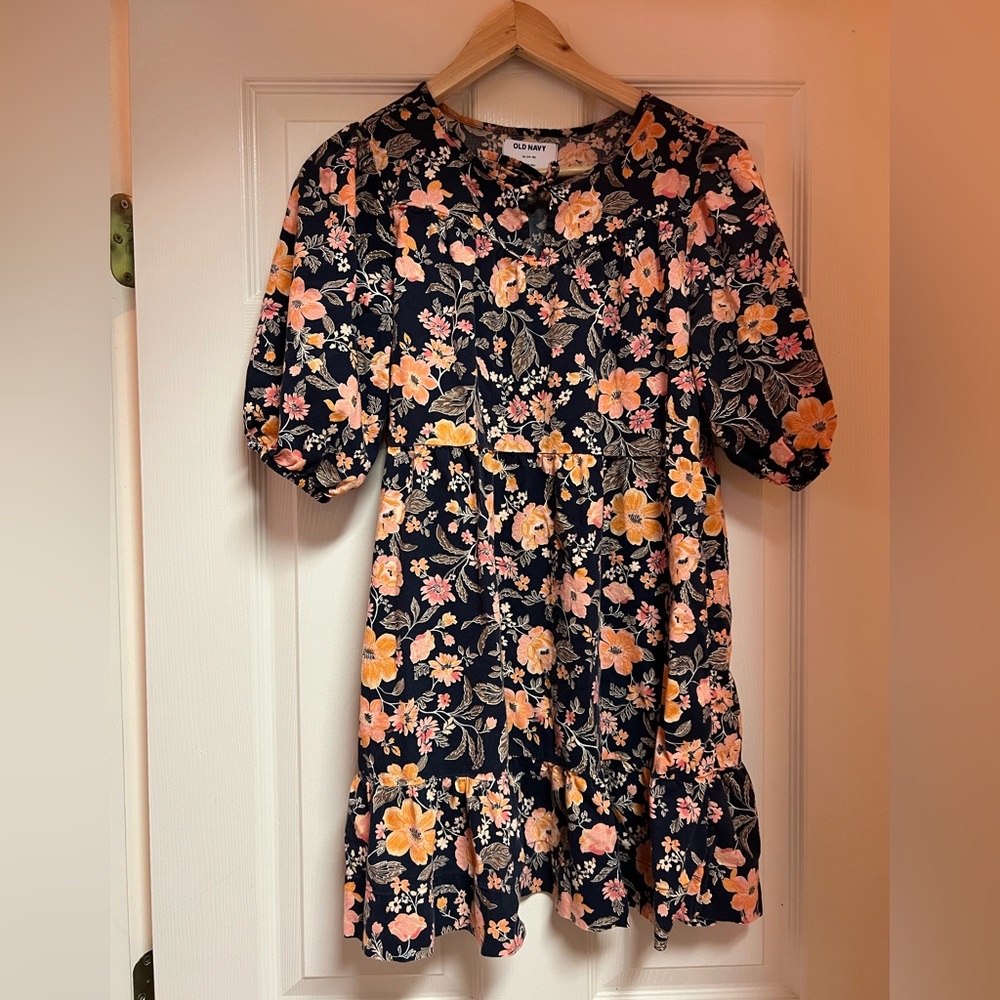 Old Navy: Floral dress. Size 14/16